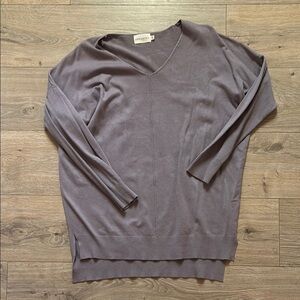 Lavender  Women's V-neck Sweater